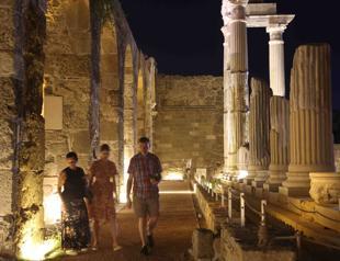 Night museum initiative boosts activity in Antalya
