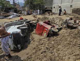 Pakistan expands efforts after floods kill over 200