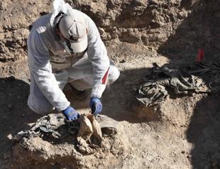Iraq starts work on ISIL mass grave thought to contain thousands