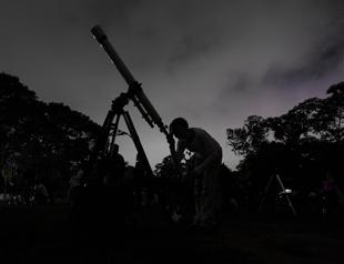 Six planets hang out in early morning skies this month