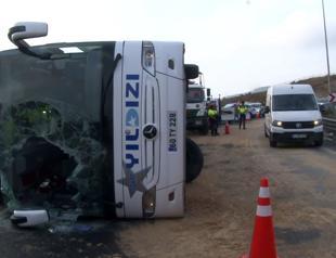 Intercity bus topples on major highway in Istanbul