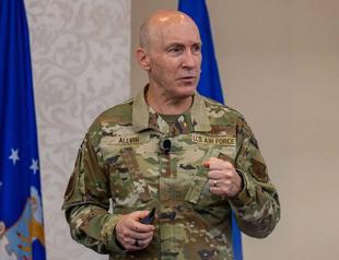 Top US Air Force officer to retire before end of term