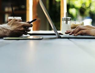 Türkiye surpasses global average in mobile internet use