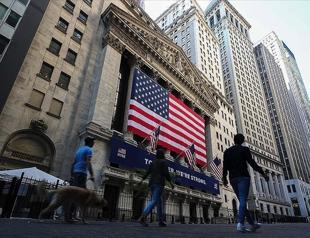 US applications for jobless benefits rise last week, but layoffs remain historically low