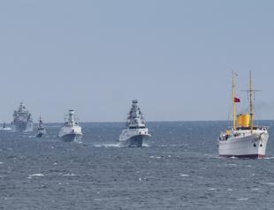 Turkish navy stages parade along Istanbul’s Bosphorus