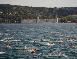 Ukrainian veterans triumph over war injuries in Bosphorus swim