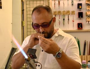 Eskişehir artist transforms glass into art with his breath