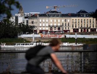 Fears of new political crisis grip France