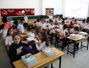 Classroom phone ban for teachers sparks debate