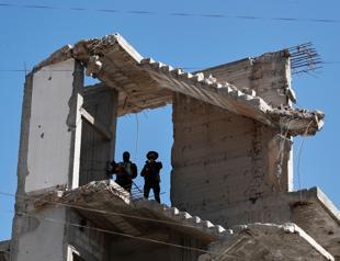 Israel strikes near Damascus kill six soldiers