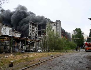 Russian strikes on Ukraine kill three, target energy sites