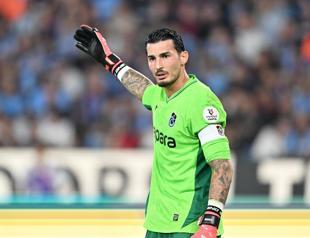 Istanbul clubs busy on transfer deadline