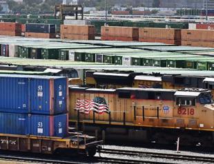 Trump admin asks Supreme Court for expedited ruling on tariffs