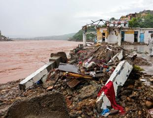 Powerful rain and floods devastate northern India