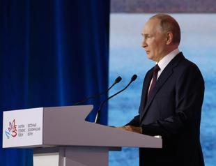 Putin threatens to target any Western troops in Ukraine