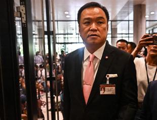 Thai parliament confirms right-wing tycoon as PM