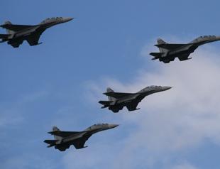 Pentagon says Venezuelan planes buzzed US ship