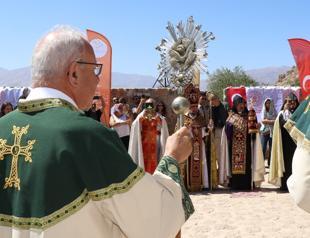 Historic church on Akdamar Island hosts 13th annual mass