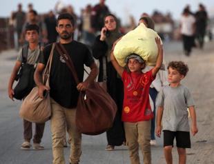 Israeli military steps up attacks in Gaza City as Palestinians continue to flee