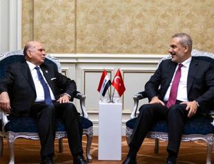 Turkish FM meets with counterparts in Doha