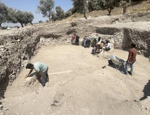 Ancient commercial life of Antiocheia in Hatay unearthed
