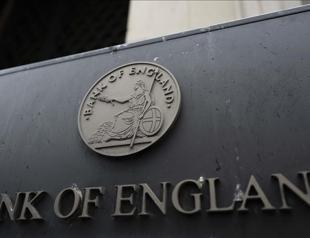 Bank of England holds rate as inflation stays high