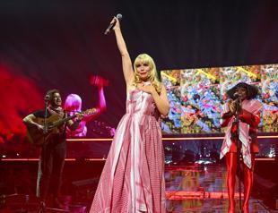 Star-studded London concert raises funds for Palestinians