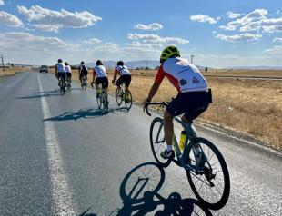 Turkish, American cyclists pedal from Ani to support education