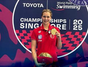 Turkish para swimmer wins gold, sets record at World Championships