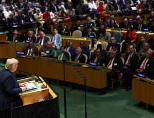 Trump mocks UN on peace and migration in blistering return