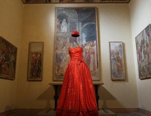 Armani mixes with Renaissance masterpieces in Milan