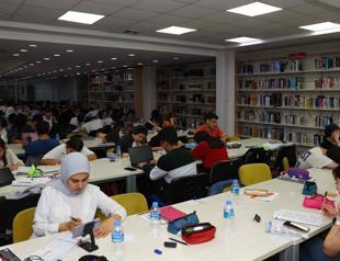 Scholarship applications in Türkiye spark debate over social media checks