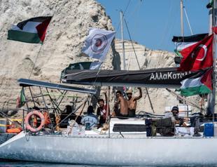 Türkiye evacuates passengers after Global Sumud Flotilla ship breaks down