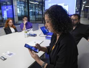 One in five uses AI in Türkiye, official data shows