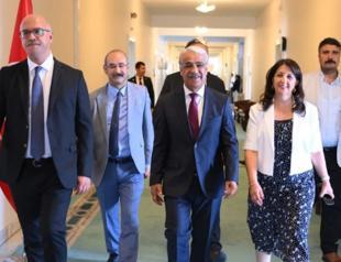 DEM Party lawmakers brief jailed PKK leader on anti-terror panel works