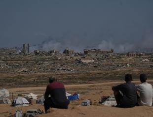 Israel troops still operating in Gaza after Trump, hostage family appeals