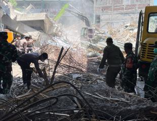 Death toll from Indonesia school collapse rises to 37