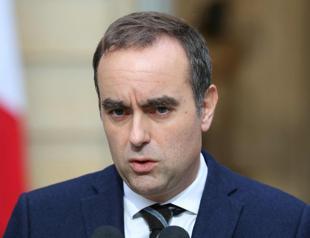 Frances new PM resigns after less than month in office