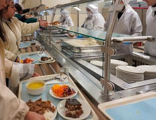 Universities’ meal pre-order move draws criticism