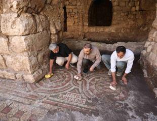 Rescue dig in Mardin reveals 1,500-year-old mosaic floor