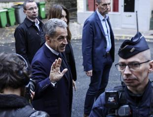 Frances Sarkozy protected by two bodyguards in jail: Minister