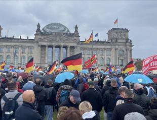 German far-right lawmakers accused of Russia spying