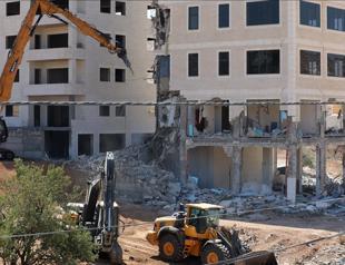 Israeli defense minister orders army to continue demolitions in Gaza