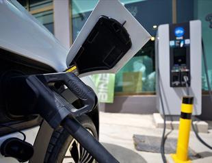 Fast-charging network expands 83-fold in three years: minister