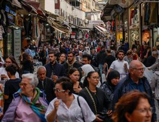 Business morale, manufacturing capacity usage increase in October