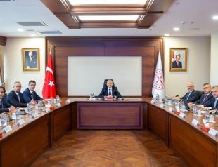 Committee weighs steps against food price fluctuations