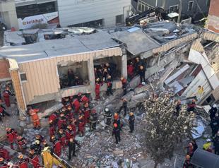 Seven-story residential building collapses in Gebze