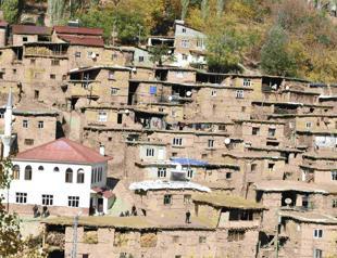 Restoration work to protect 300-year-old stone houses in Bitlis