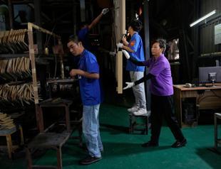 Chinas factory activity shrinks for seventh straight month