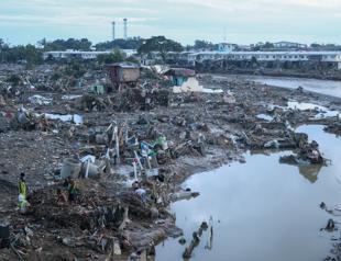 Philippine death toll tops 140 as typhoon heads towards Vietnam